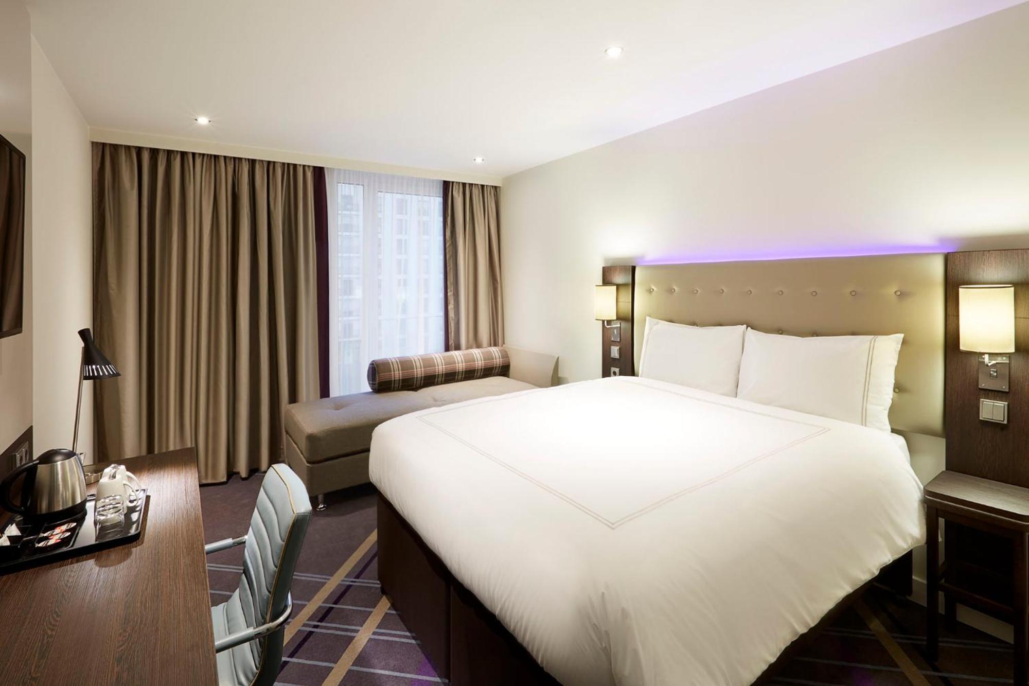 Premier Inn Frankfurt Messe Frankfurt nad Mohanem Exteriér fotografie